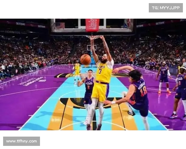 布克与历史伟大球员数据对比分析揭示其超凡表现及未来潜力